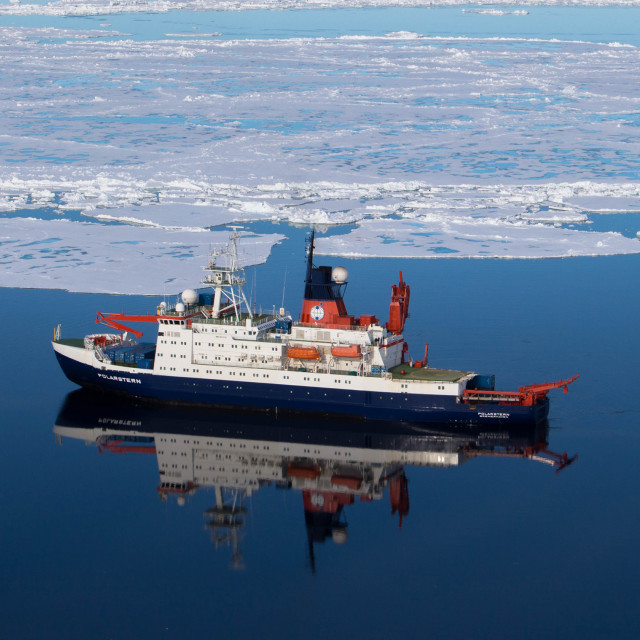 Polarstern über dem Gakkelrücken